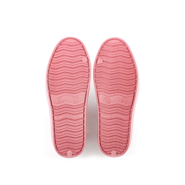 AY LUO PAO - (920118) Hello Kitty Custom Made Women Slip-Ons Shoes  with Black, White, Pink Color